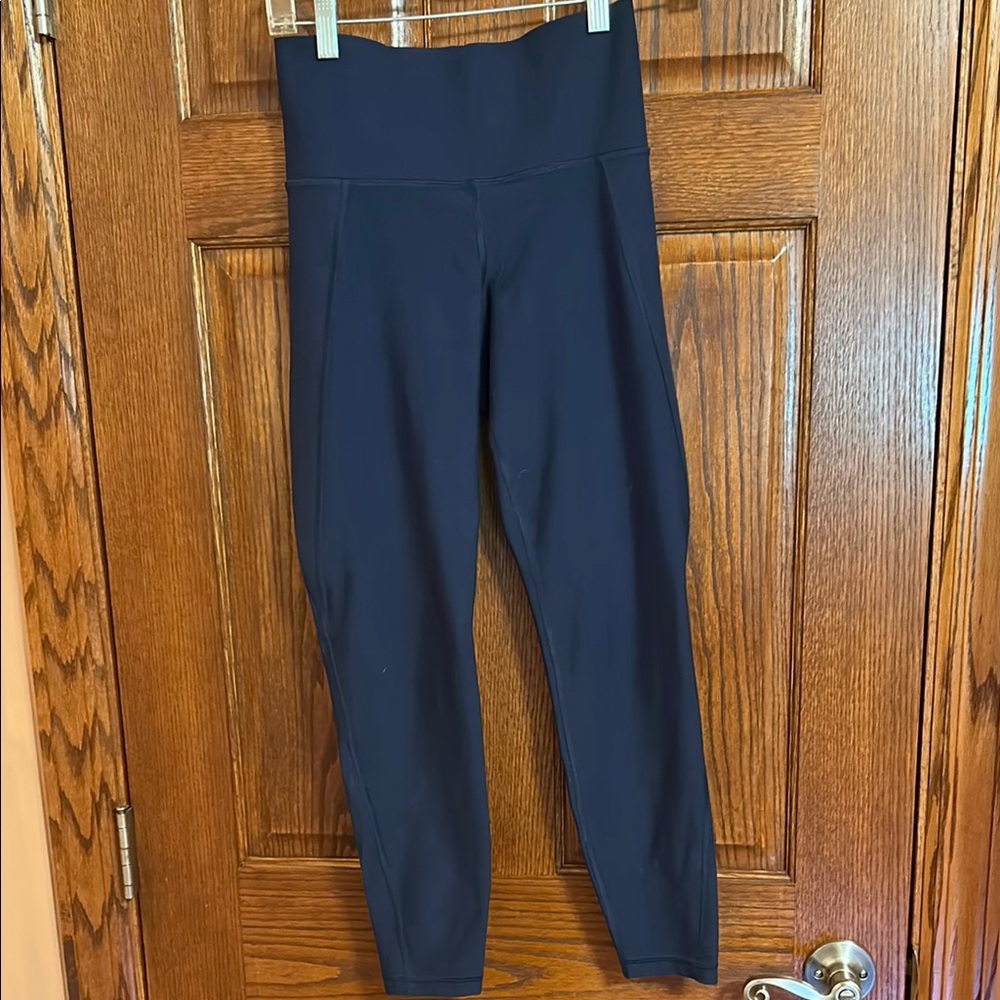 Old Navy Active Elevate legging Built in Sculpt. Navy blue. Small
